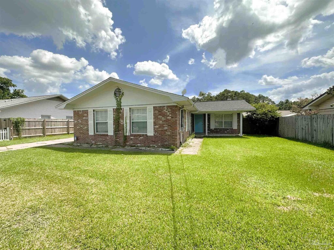 Primary Photo - 8135 Imperial Dr