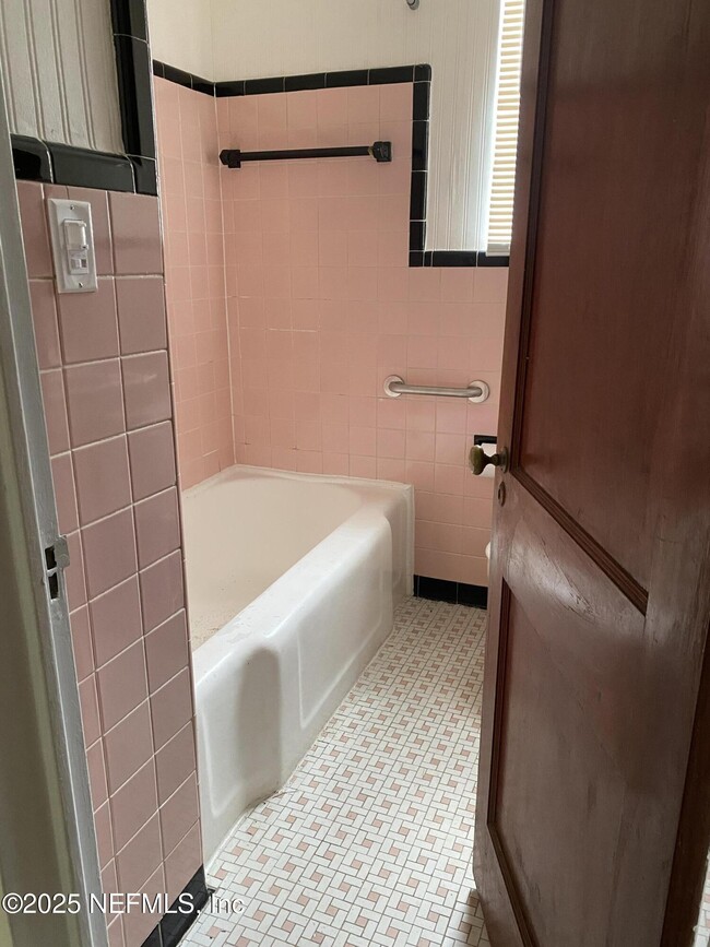 Foto del edificio - 3121 Belden St
