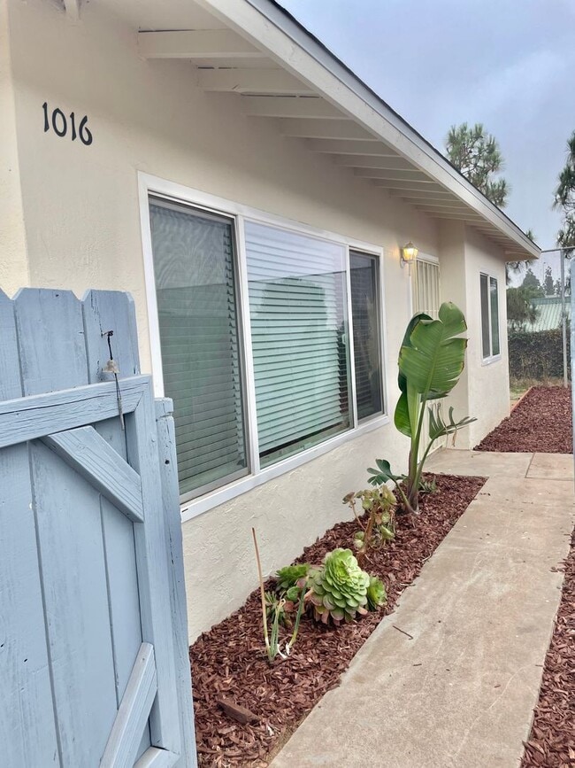 Building Photo - Coleen Ct | Newly Remodeled 2 Bedroom 1 Ba...
