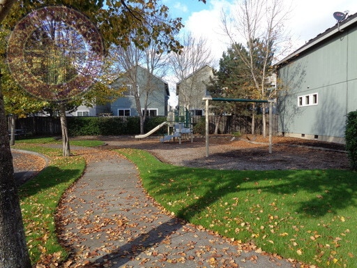 Building Photo - Beaverton - Two En-Suites! LVT Plank Floor...