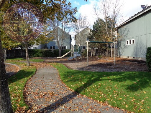 Foto del edificio - Beaverton - Two En-Suites! LVT Plank Floor...