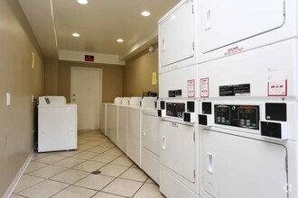 Universal Pointe Apartments photo'