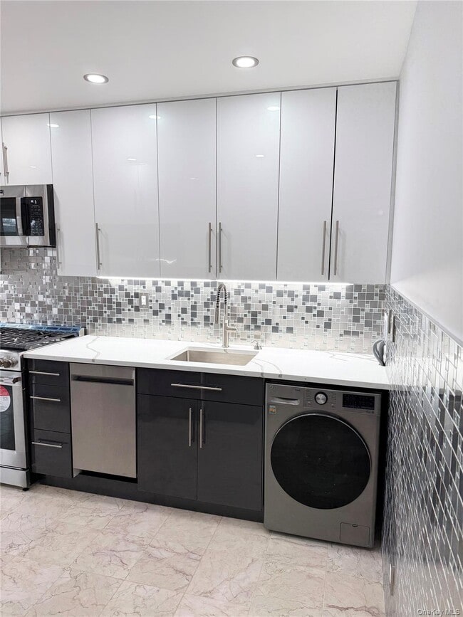 Building Photo - 59-19 74th St