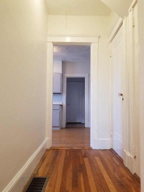 Foto del edificio - 210 Newbury Ave