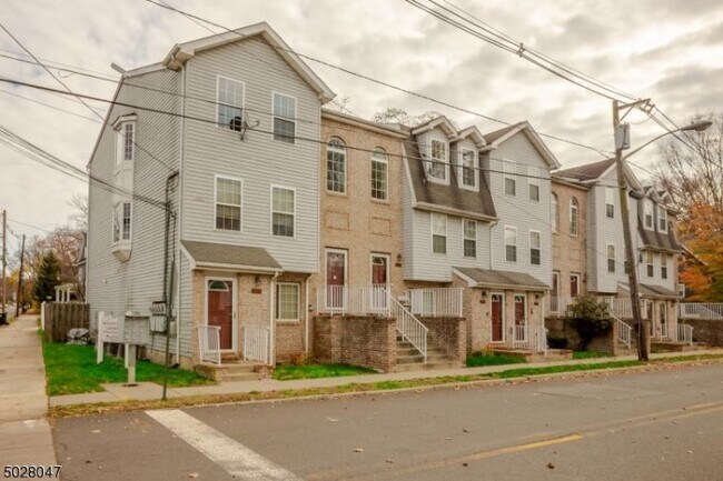 Building Photo - 1201 Arlington Ave