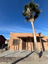 Building Photo - 2208 S 5th Ave