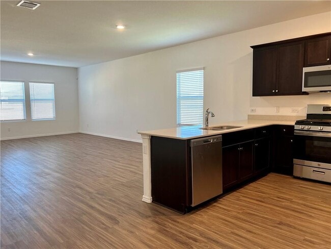 Building Photo - 1204 Rio Frio Ln