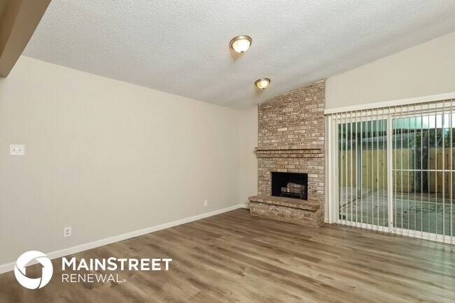 Foto del edificio - 5934 Lake Bank St