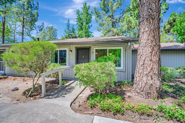 Building Photo - Country Club Village