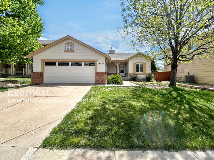 3 Bed, 2 Bath Home with Fenced Yard & Garage / Available Soon! - 3 Bed, 2 Bath Home with Fenced Yard & Garage / Available Soon!