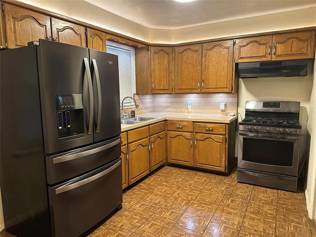 Building Photo - 717 S La Salle Dr