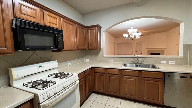 Building Photo - 3805 Bronco Bend Loop