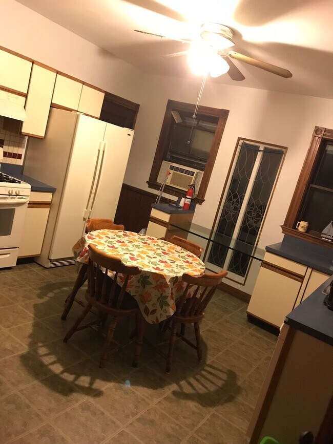 Foto del edificio - Beautiful 2 bed 1 Bath in Adams Village