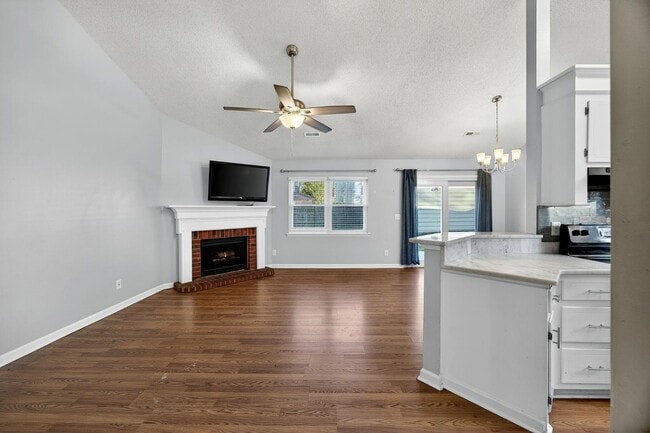 Building Photo - 112 Pipestone Dr