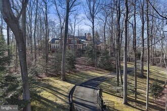 Building Photo - 8541 Old Dominion Dr