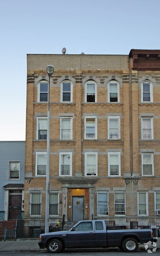 Primary Photo - 842 Madison St