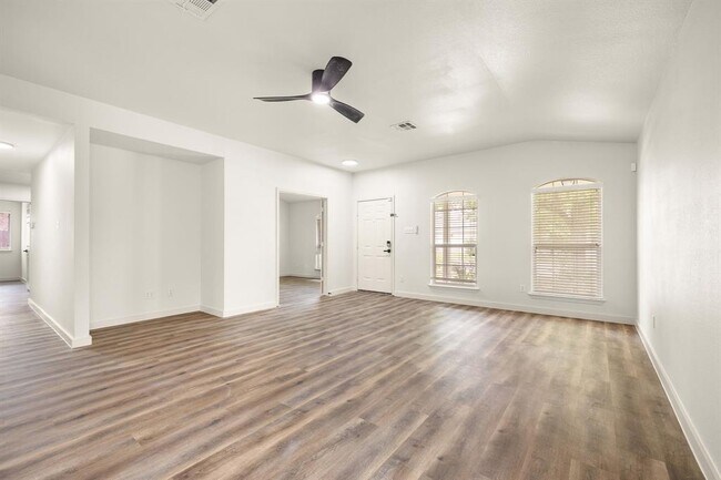 Foto del edificio - 3929 Rolling Canyon Trail