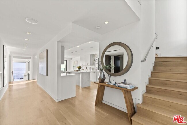 Foto del edificio - 24146 Malibu Rd