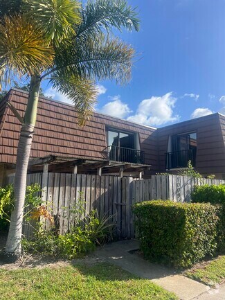 Building Photo - 1009 10th Ln