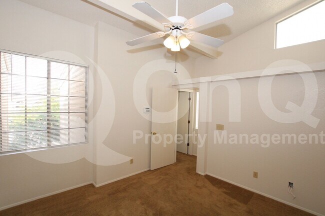 Building Photo - 625 S Westwood