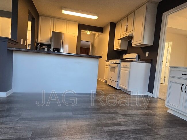 Foto del edificio - 1142 Stallings Rd