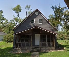 Building Photo - 409 W Mulberry St