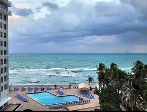 Building Photo - 3505 S Ocean Dr