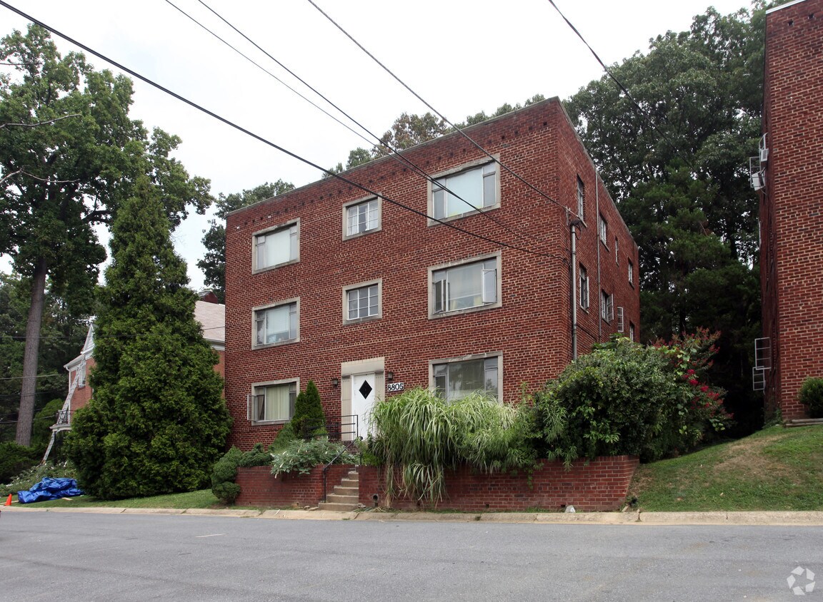Foto principal - 8805 Plymouth St