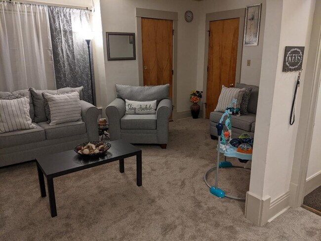 Living room - 3722 W Dorothy Pl