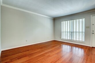 Building Photo - 611 Hawthorne St