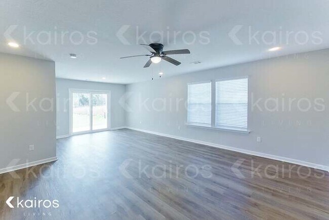 Building Photo - 13 Burnt Oak Cir