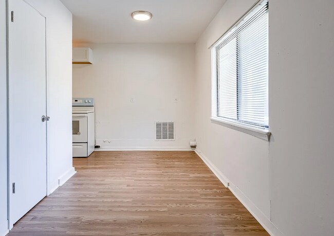Foto del edificio - 15216 Bellaire Ave