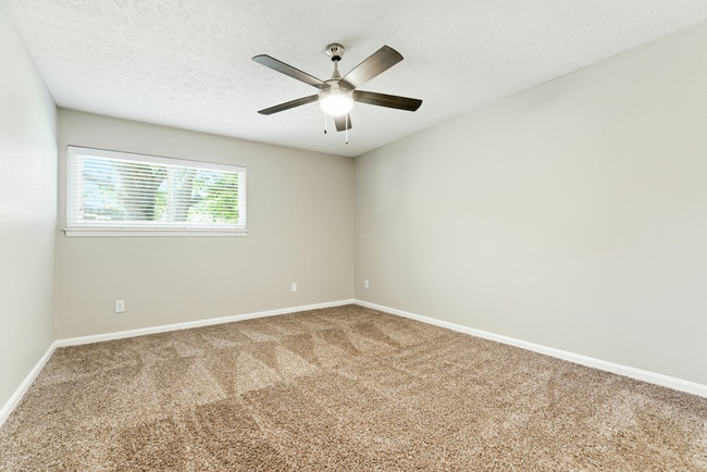 9400 Hurstbourne Park Blvd-90.jpg - The Rye Apartments