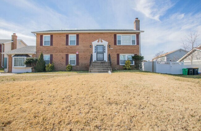 Building Photo - 5017 Rodgers Dr