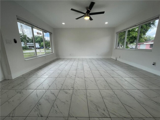 Building Photo - 1131 NW 15th Ct