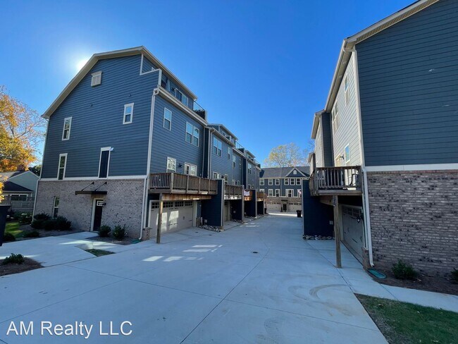 Building Photo - 3 br, 2.5 bath House - 1224 Queen Lyon Court