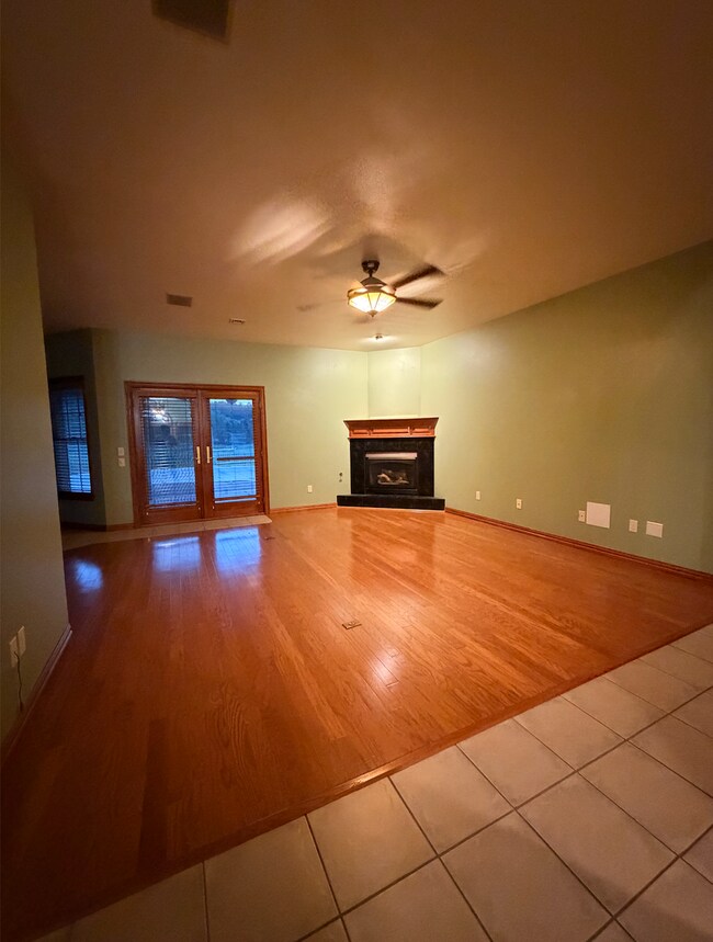 Foto del edificio - Spacious 3BR/3BA Home in Cave Springs with Pool