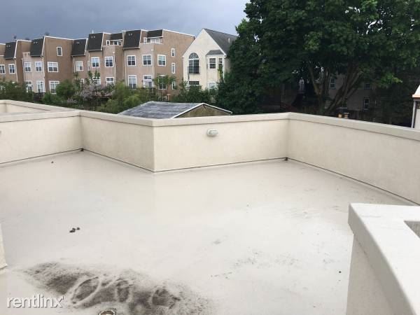 Building Photo - 271 Lyceum Ave