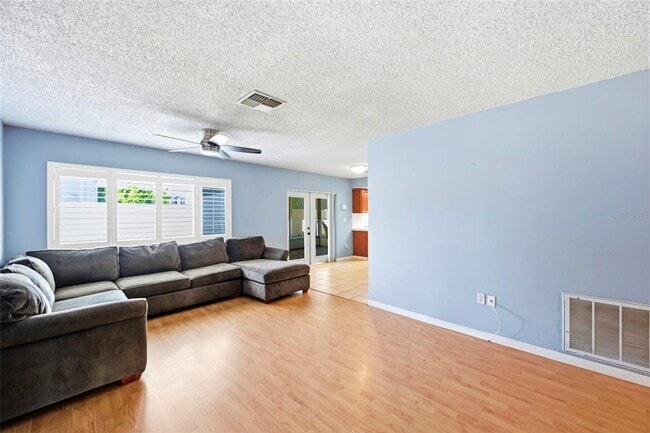 Foto del edificio - 4314 Pinefield Ave