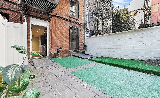 Building Photo - 47 1/2 East 1st Street