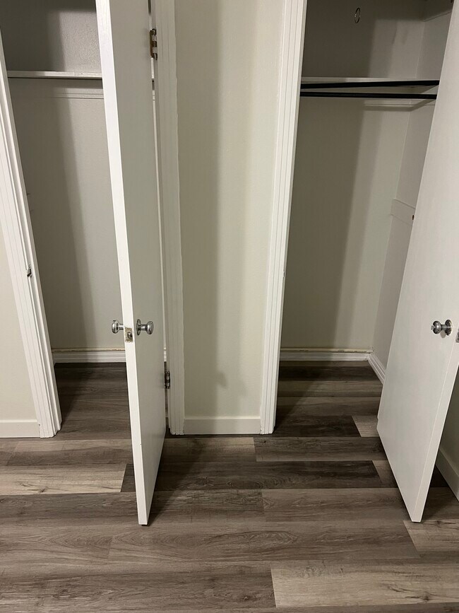 Vestidor principal - 503 S Franklin Ave