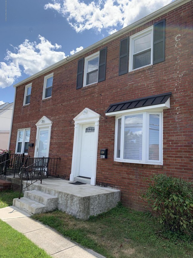 861 Parkway Ave, Ewing Township, NJ 08618 Townhome Rentals in Ewing