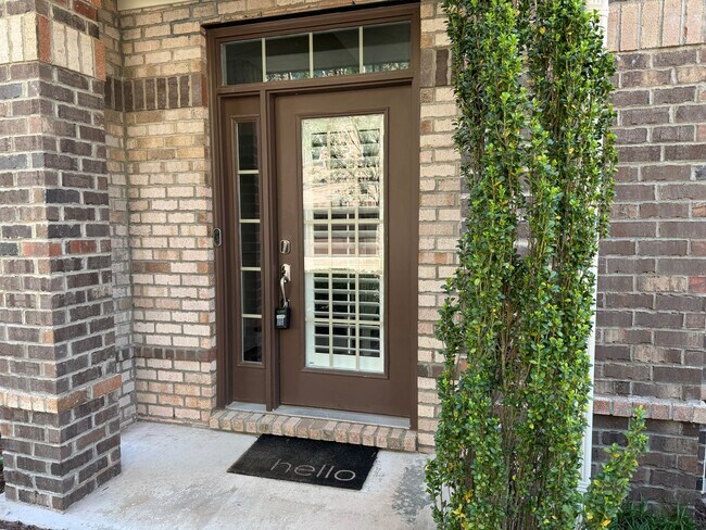 Building Photo - END UNIT 3 Bed | 2.5 Bath Townhouse in Mor...