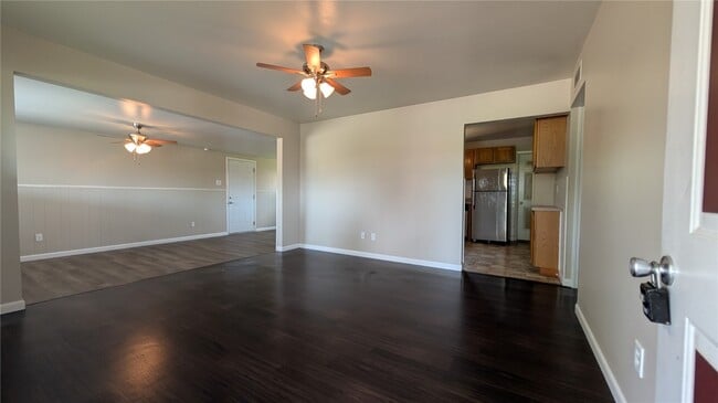 Building Photo - 303 Eggering Dr