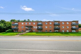 Building Photo - Bayfield Manor Apartments