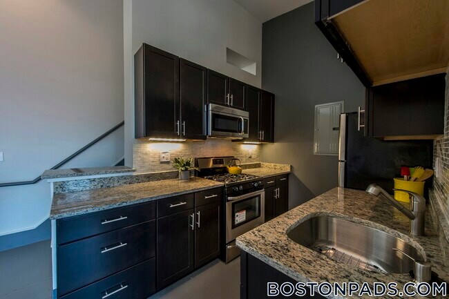 Foto del edificio - 160 E Berkeley St