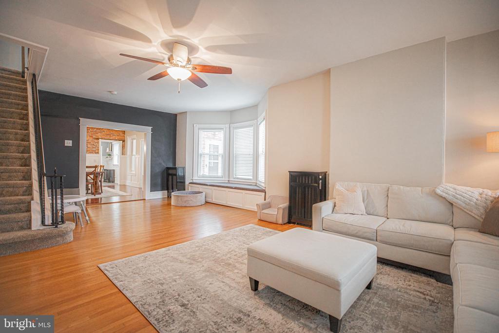 Foto principal - 245 Hurst St