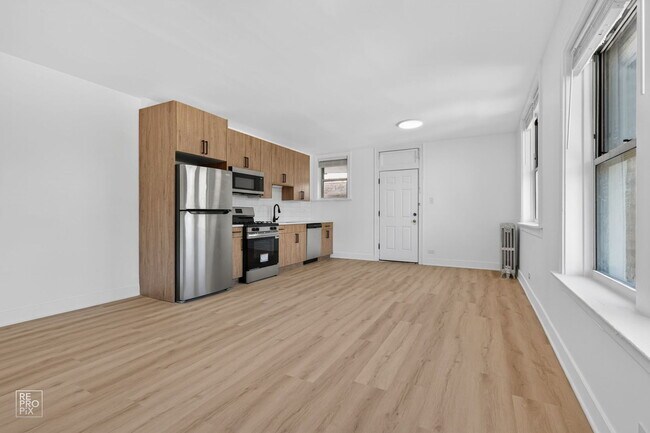 Foto del edificio - 6312 N Artesian Ave