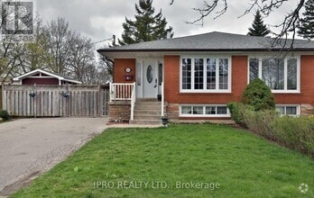 Building Photo - 3614 Holden Crescent