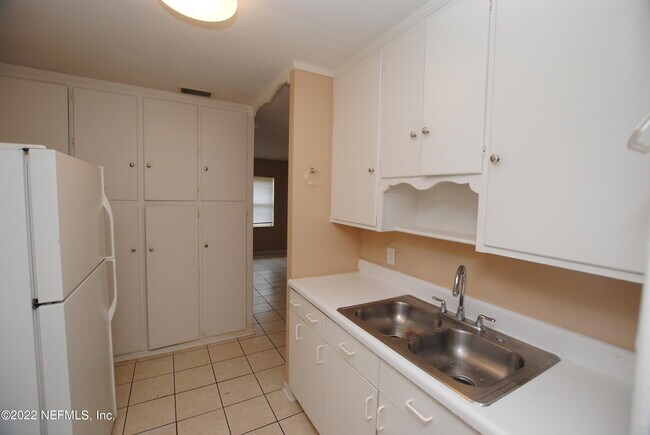 Foto del edificio - 5436 River Forest Dr